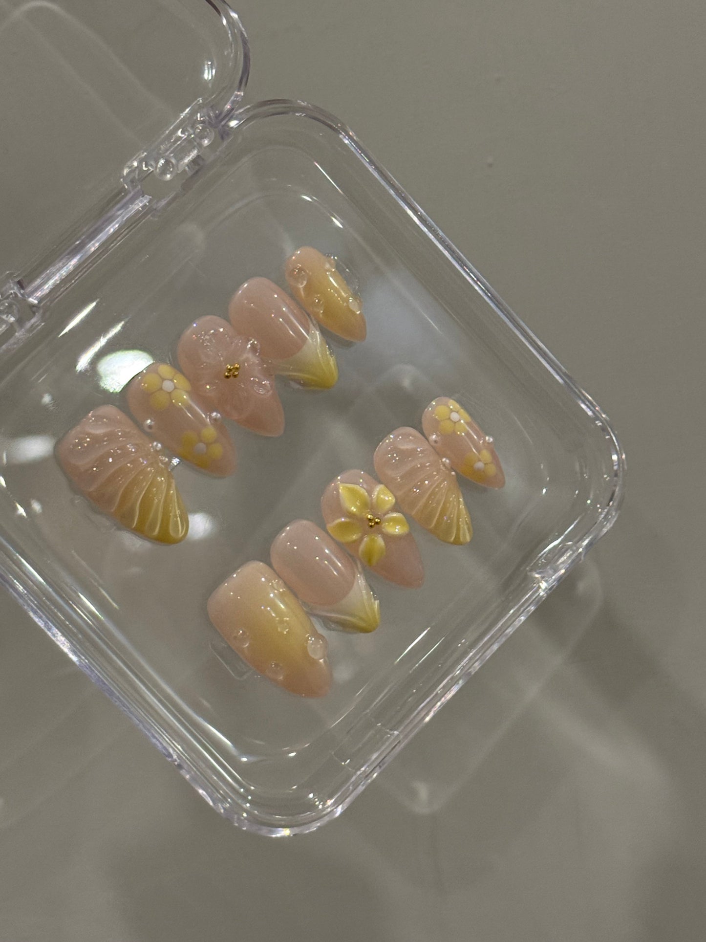 N93 Yellow Nails Set