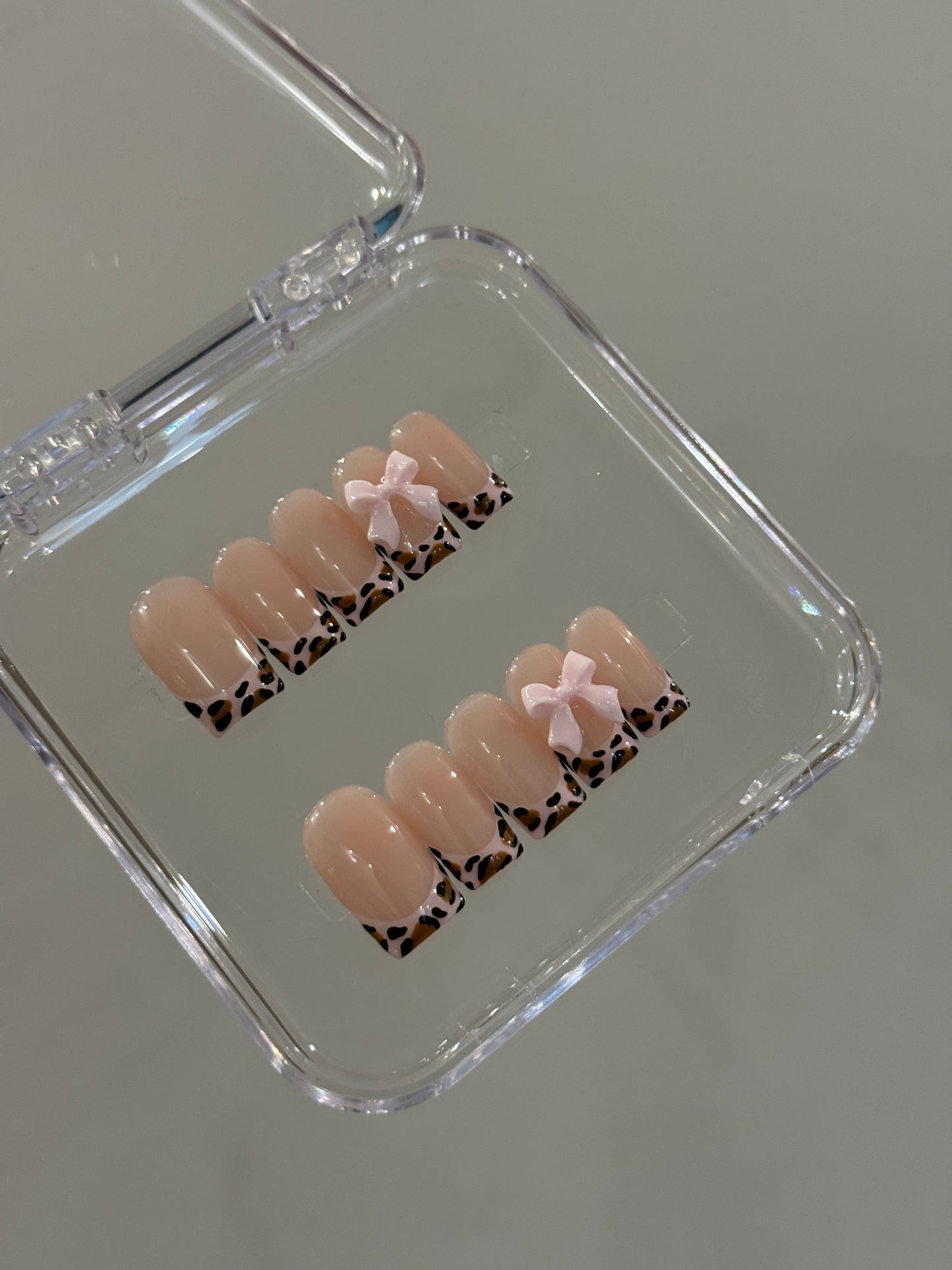 N331 Pink Bow Leopard Nails