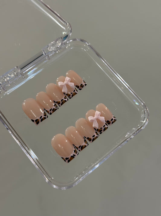 N331 Pink Bow Leopard Nails