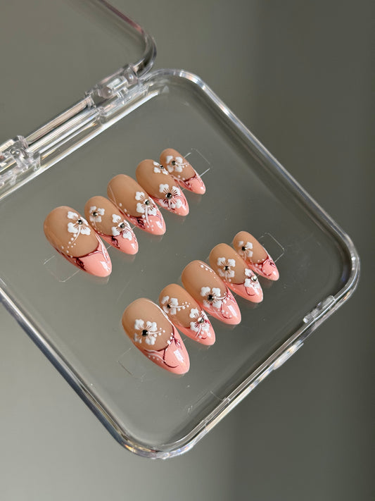 N341 Peach with daisies Nails