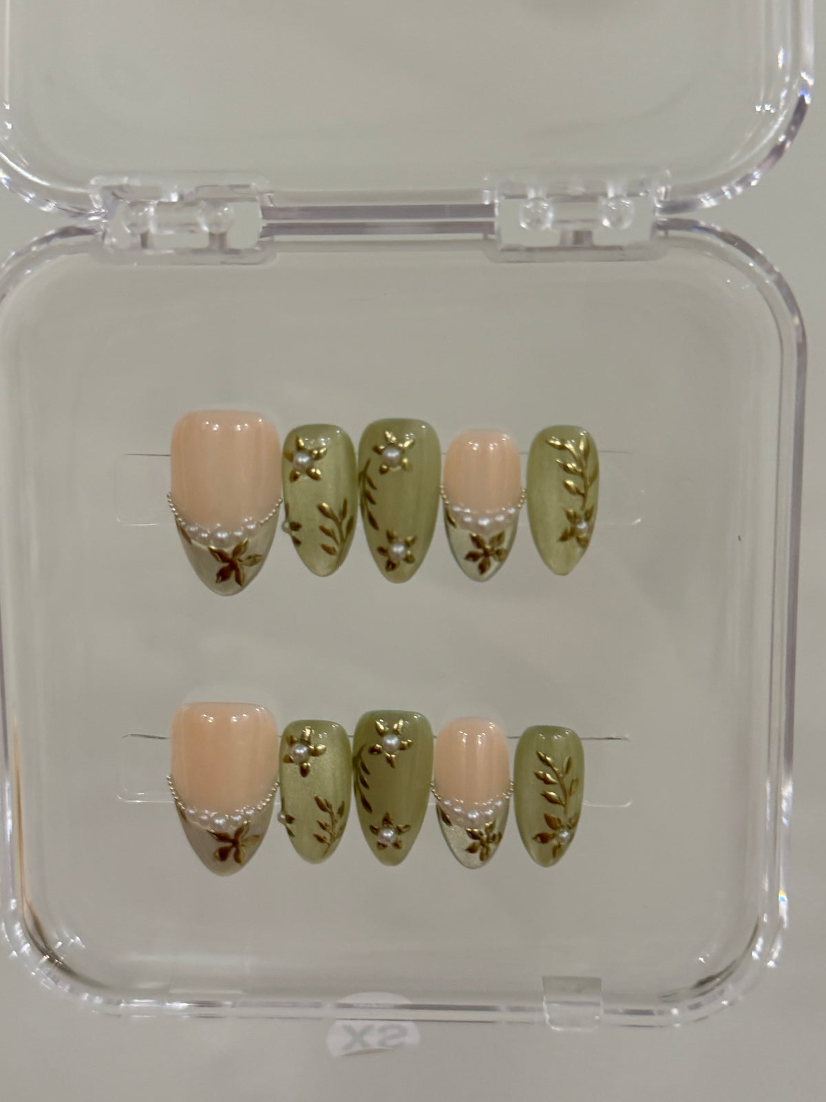 N363 Sage Dahlia  Nails
