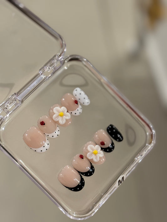 N123 Sunflower Nails Set