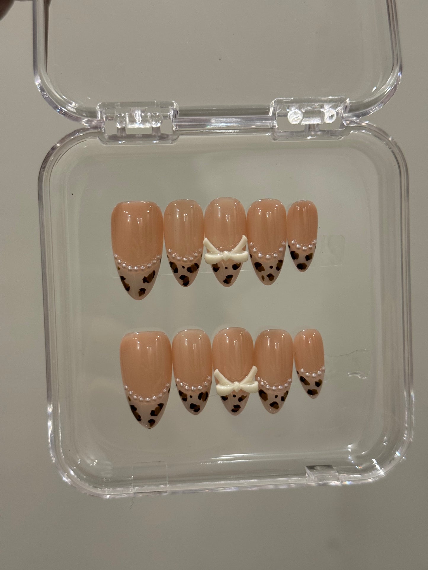 N212 Leena Bow Nails