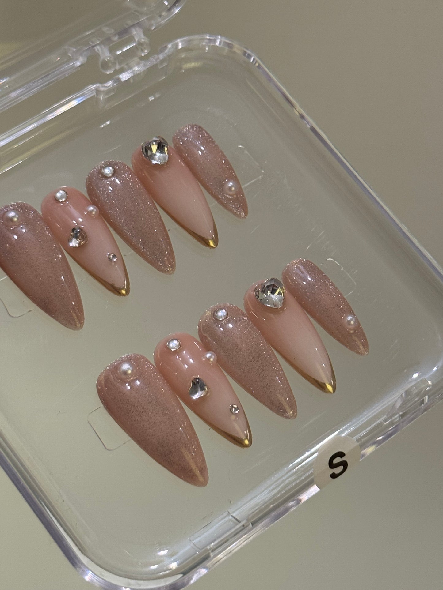 N325 Cateye Stilettos Nails