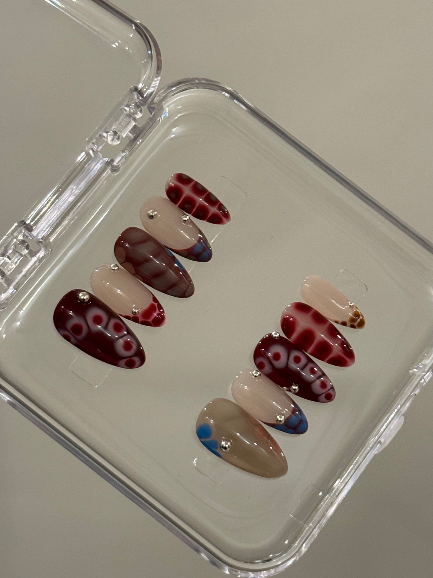 N132 Frenzy Nails Set