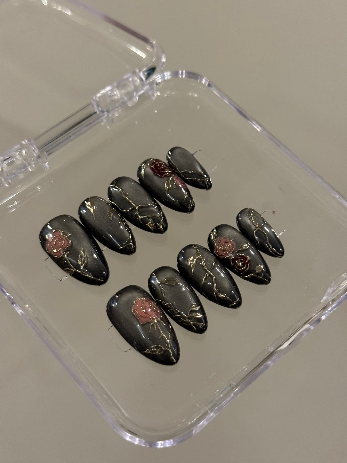 N261 Black Rose Nails