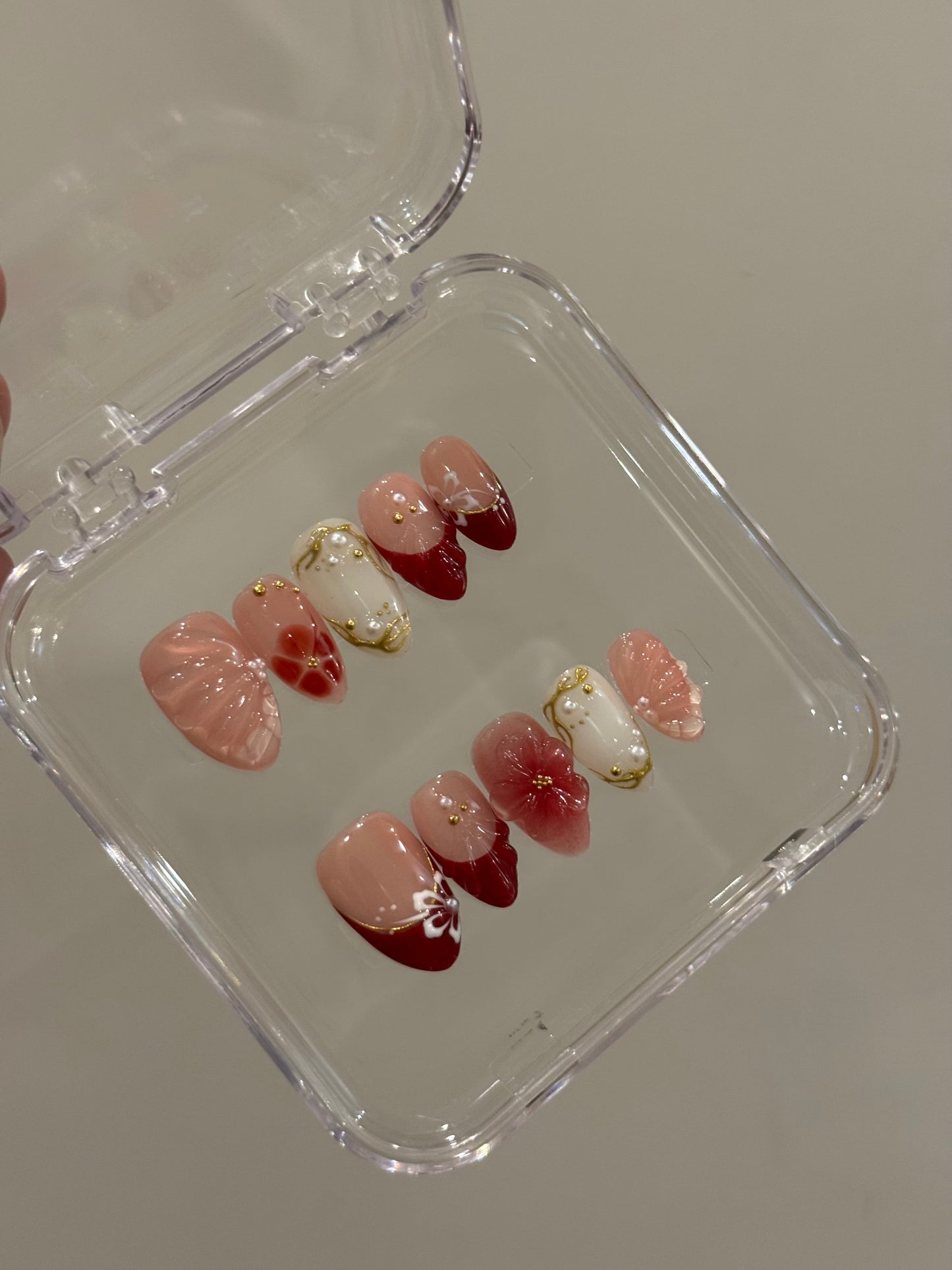 N88 Short Ruby Nails Set