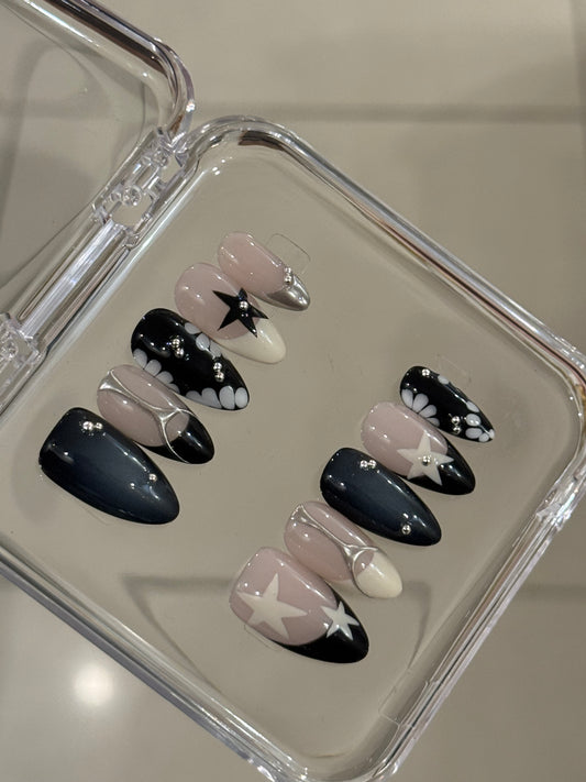 N140 Dark with Star Nails Set