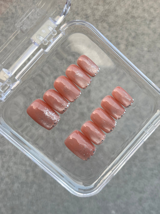 N163 Peachy Squares Nails Set