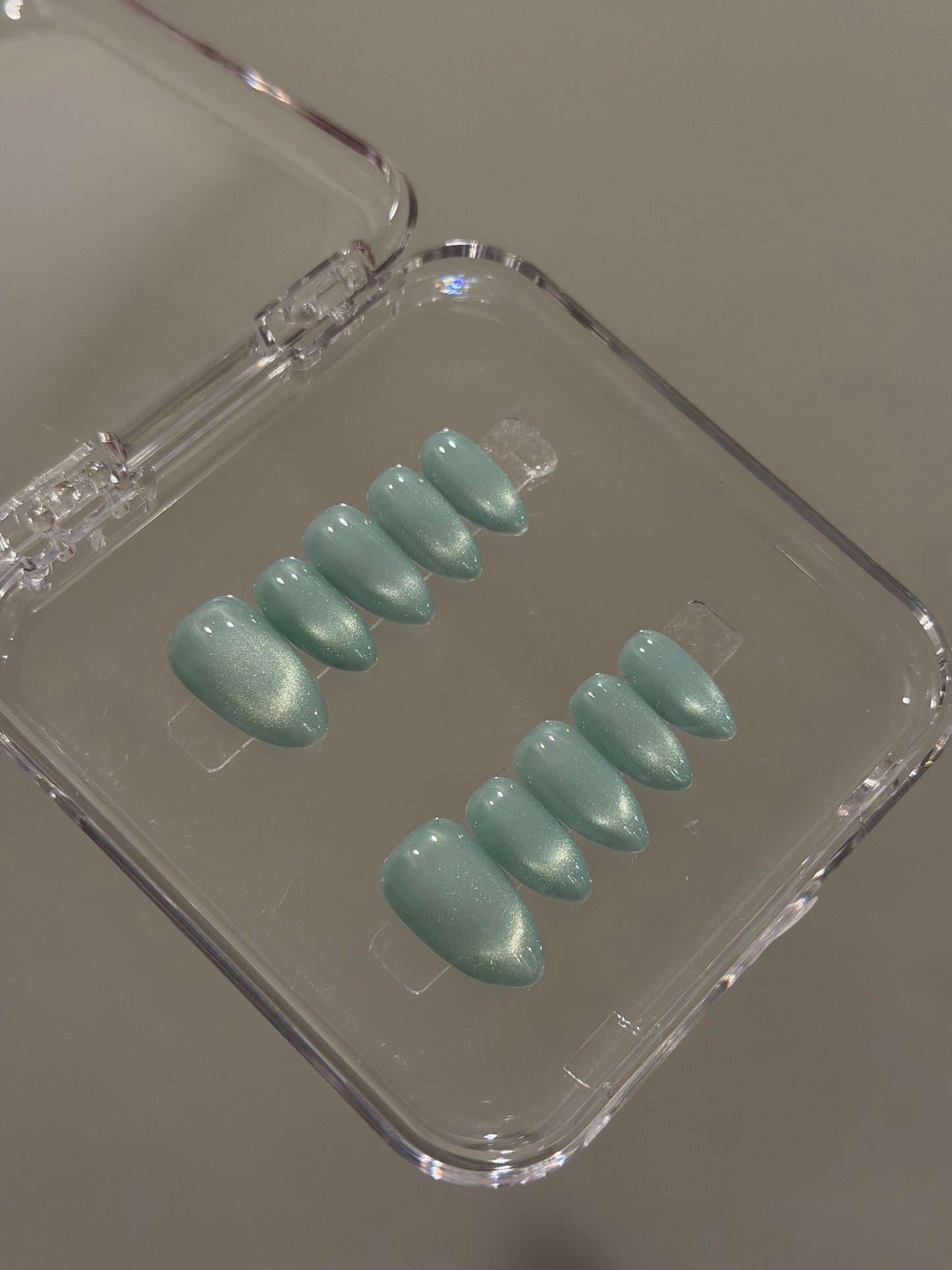 N418 Aqua Cateye Nails