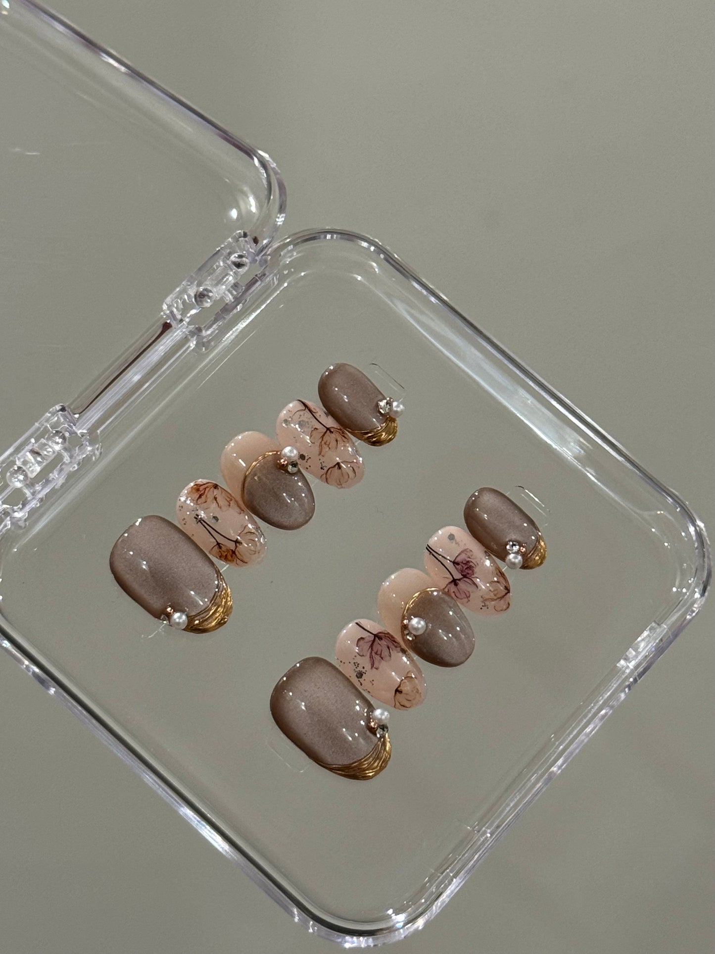 N143 Smokey Floral Nails Set