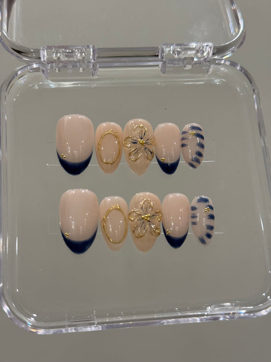 N210 Blue Short Almonds Nails