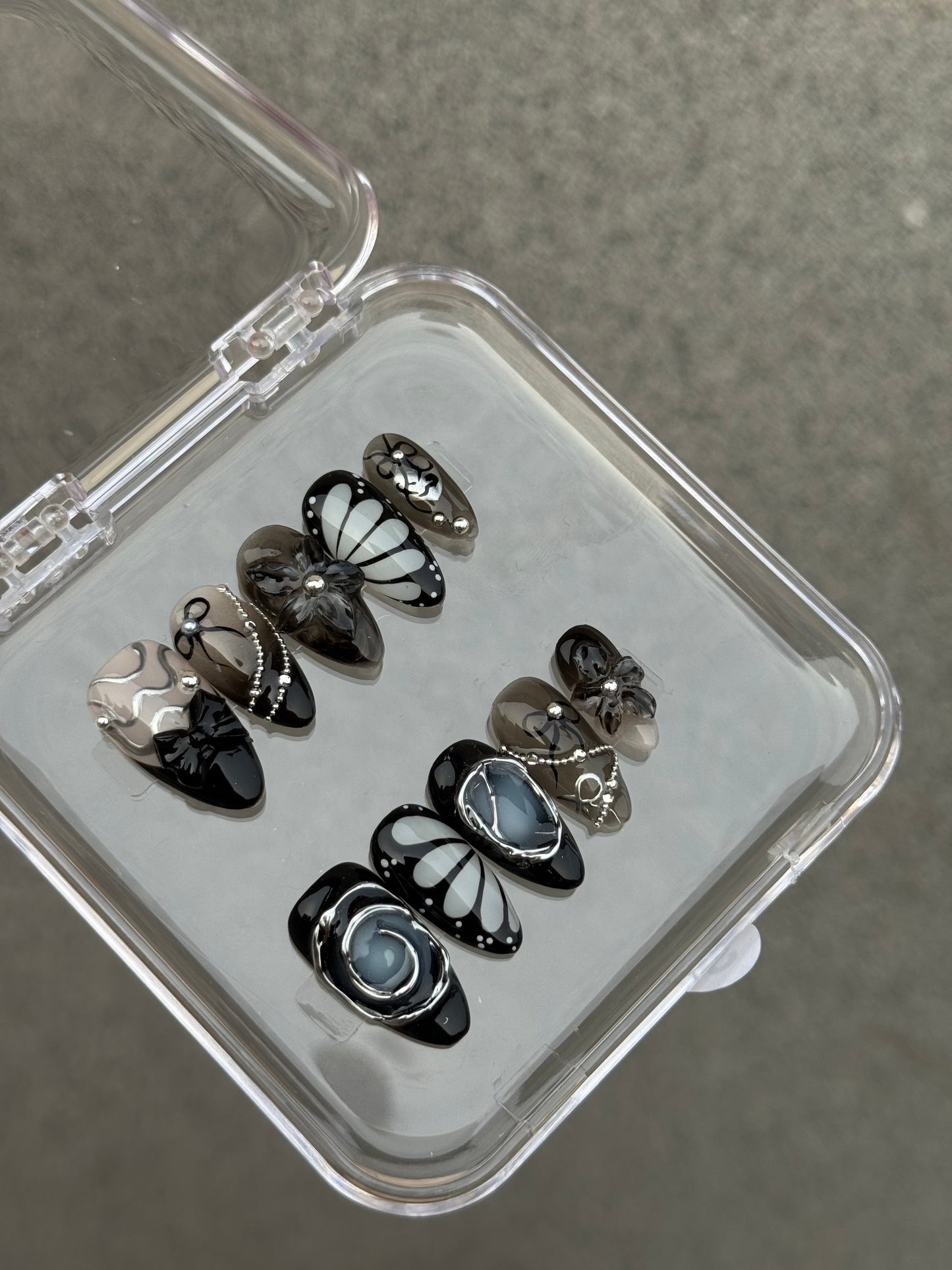 N121 Mystic Dark Nails Set