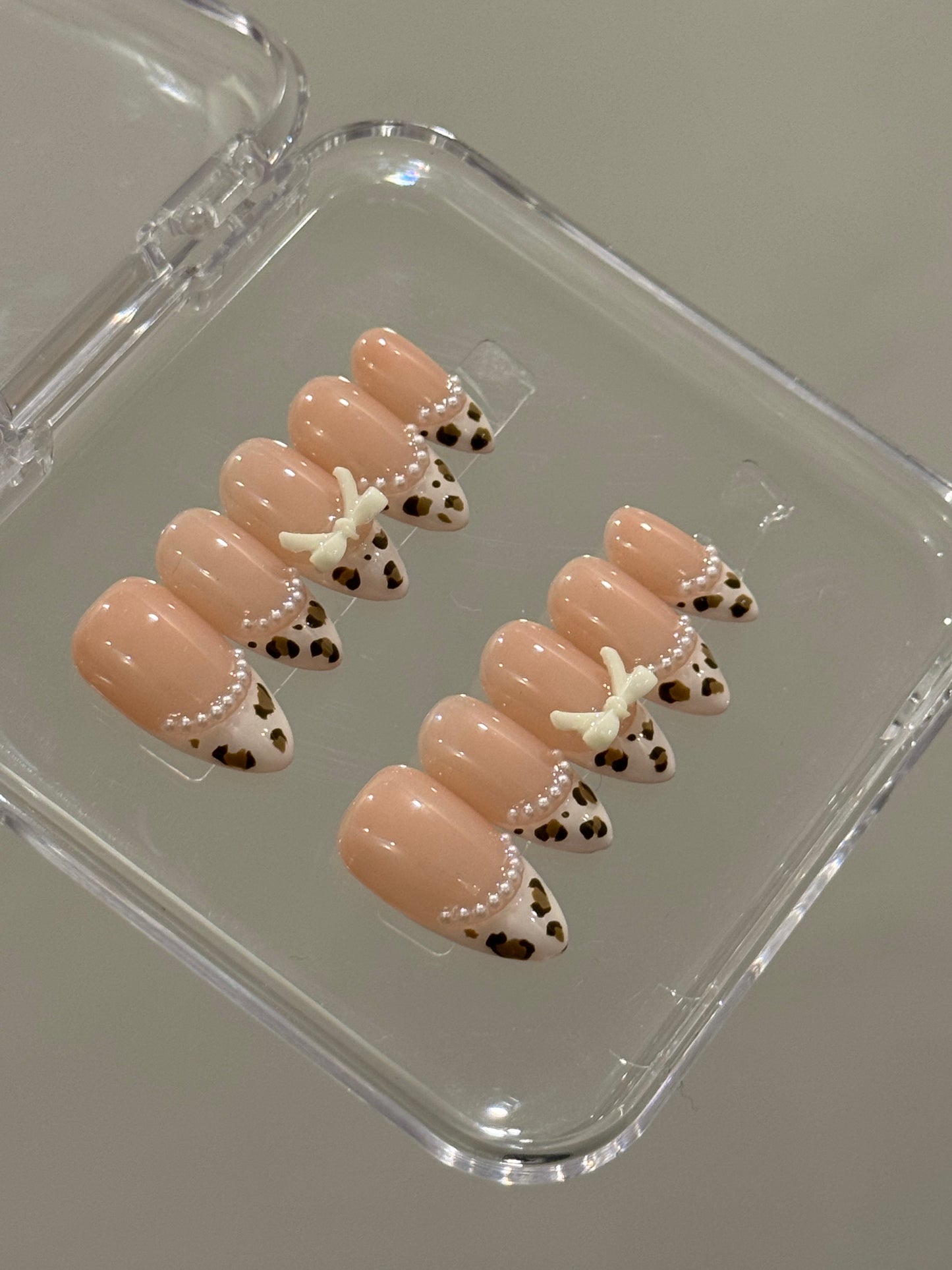 N212 Leena Bow Nails