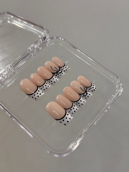 N257 Polka Square Nails