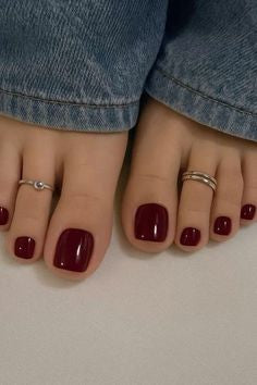 T01 Ruby Toe Nails