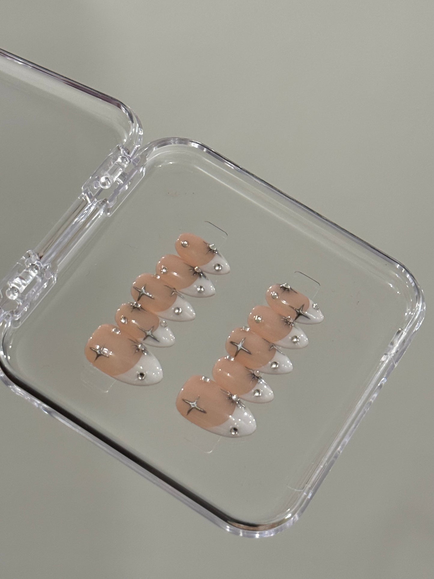 N156 Silver Starry French Nails Set