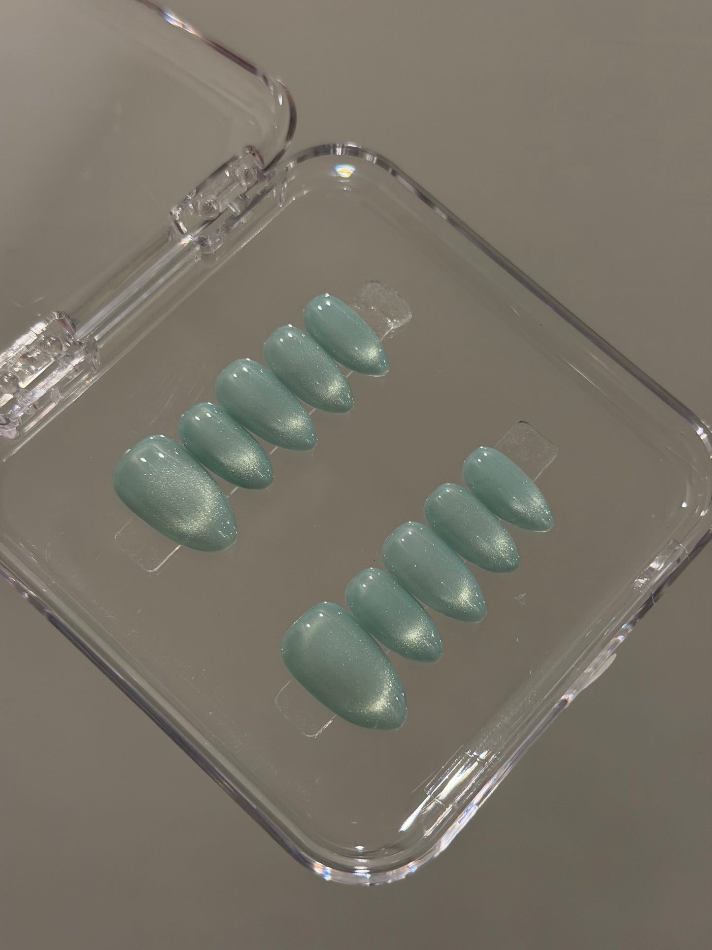 N418 Aqua Cateye Nails