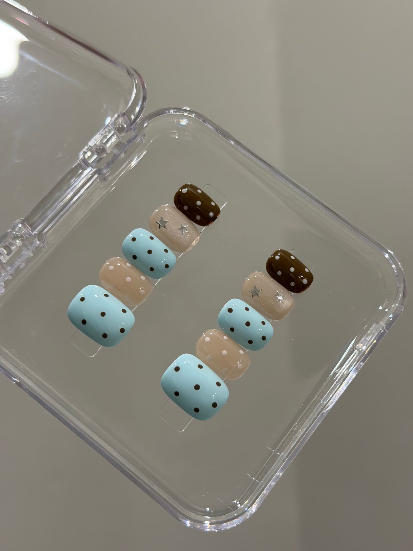 N405 Blue Polka Nails