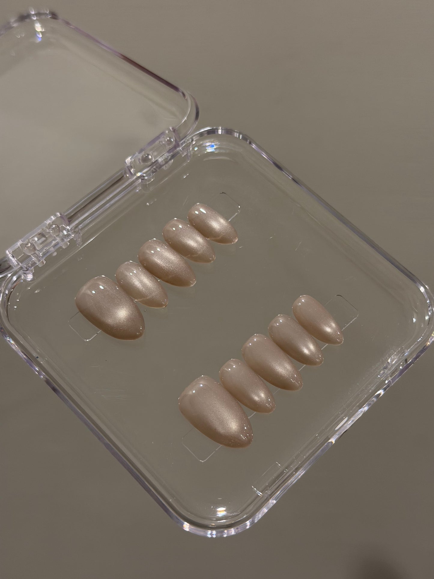 N392 Bisque Cateye Nails