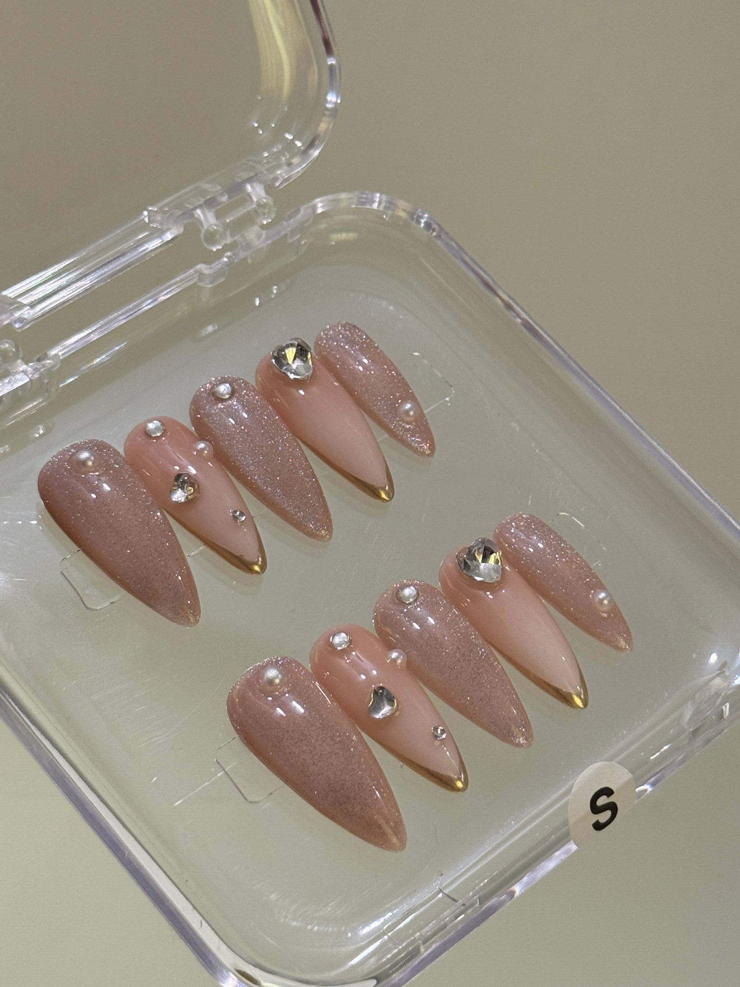 N325 Cateye Stilettos Nails