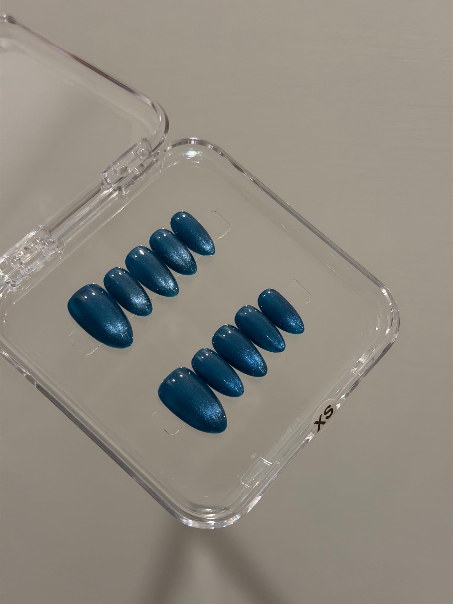 N417 Teal Cateye Nails