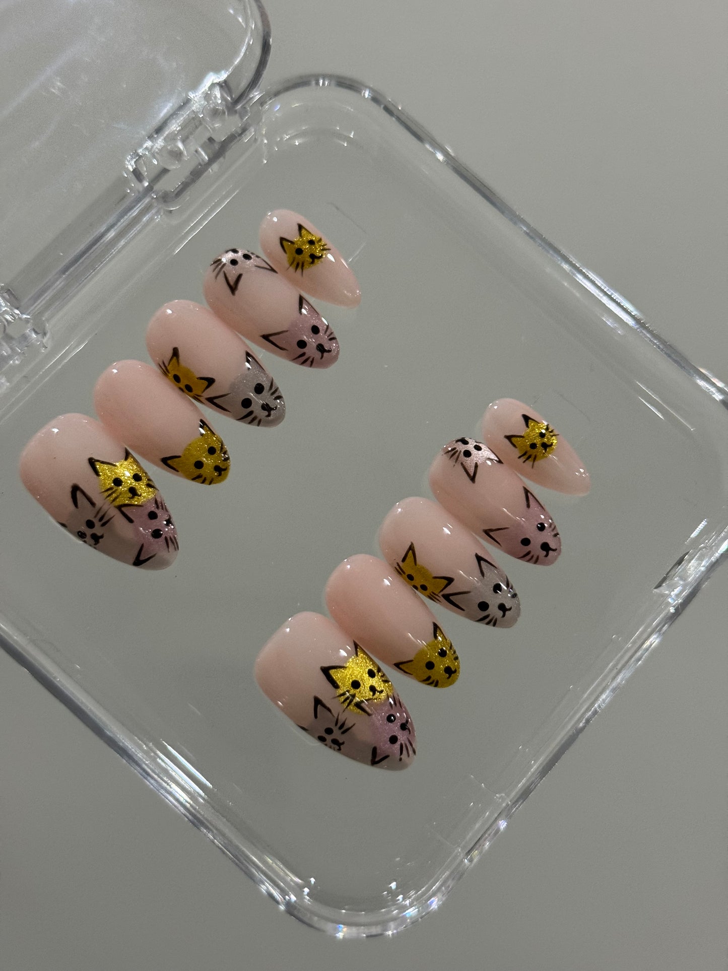 N224 Cats Themed Nails