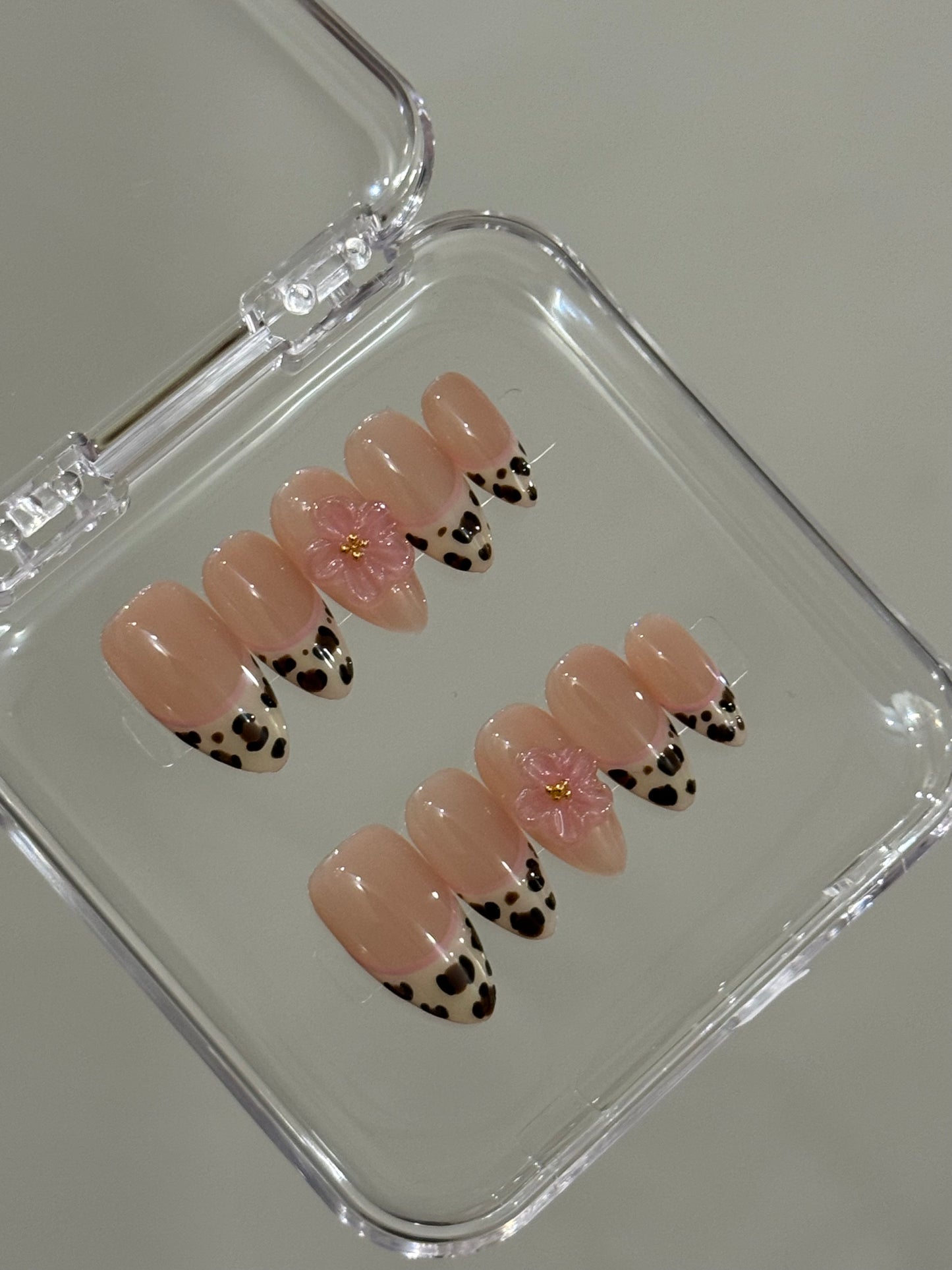 N150 Pink Leopard Nails Set