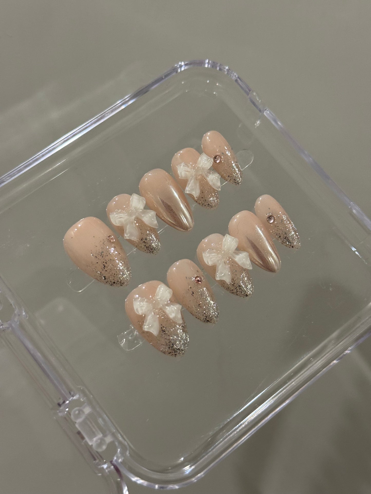 N27 Glittery Medona Nails Set