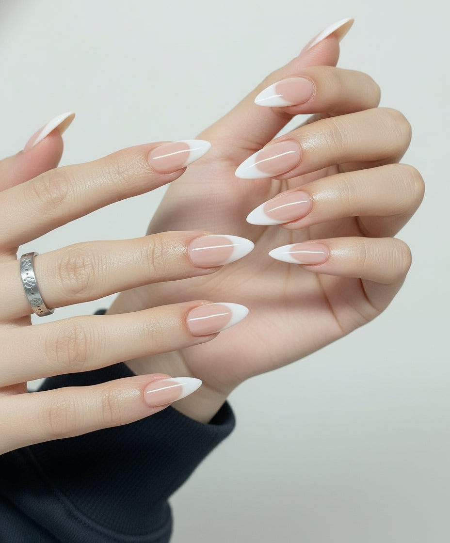 N39 Milky French Nails Set