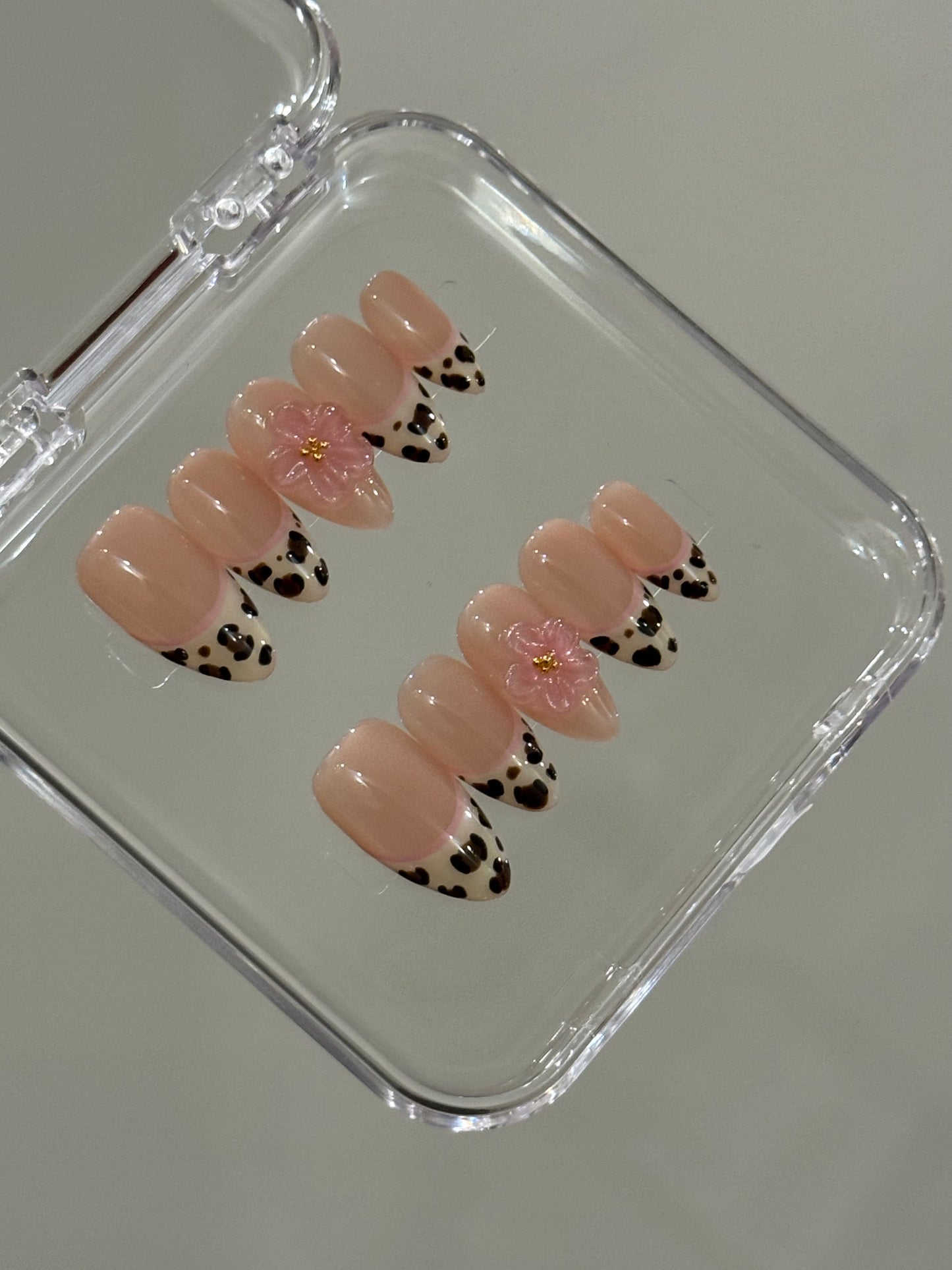 N150 Pink Leopard Nails Set