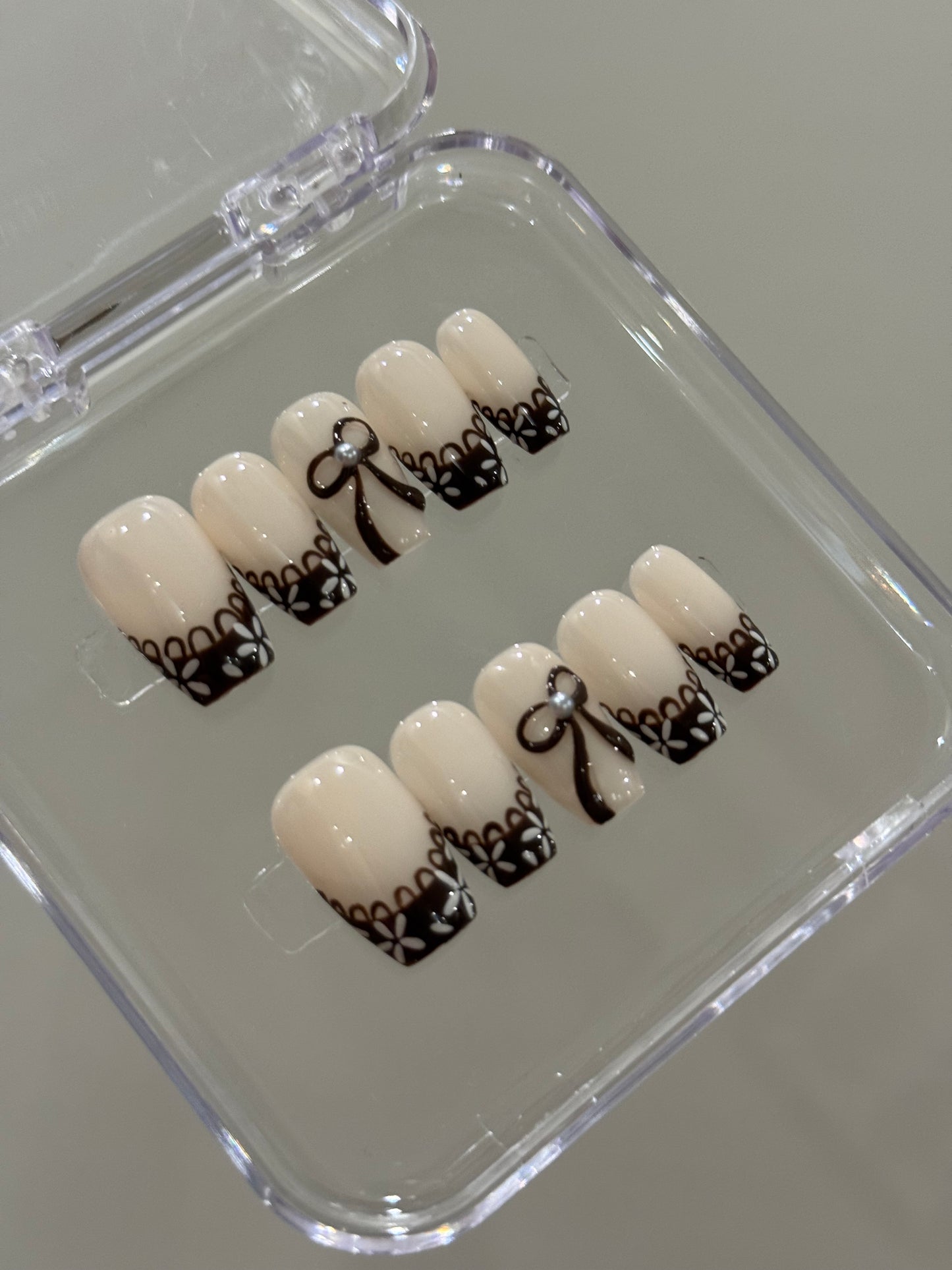 N283 Dark Bow Coffin Nails