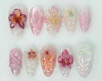 N306 Silver Beach Nails