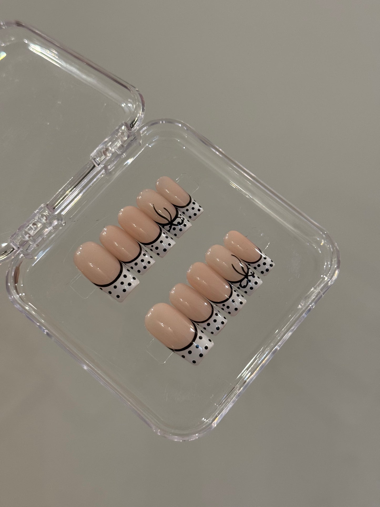 N257 Polka Square Nails