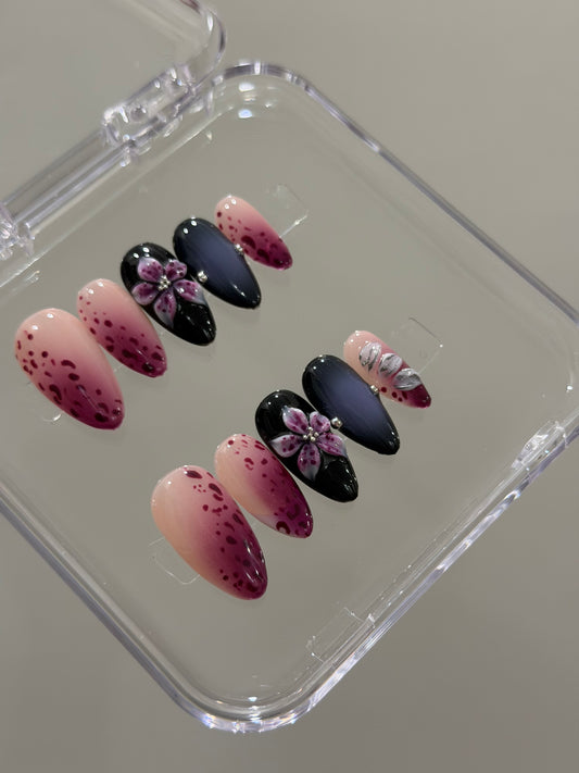 N385 Voilet Floral Nails
