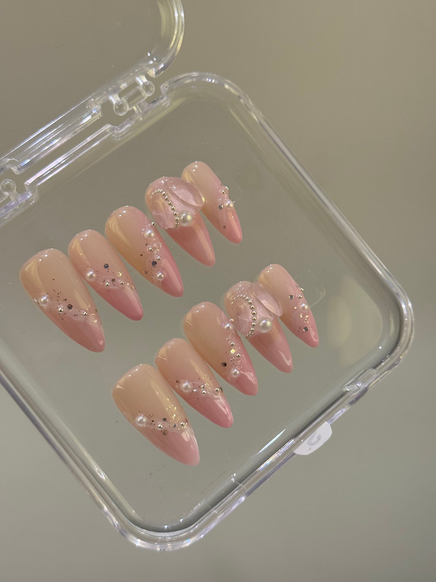 N65 Pink Pearl Nails Set