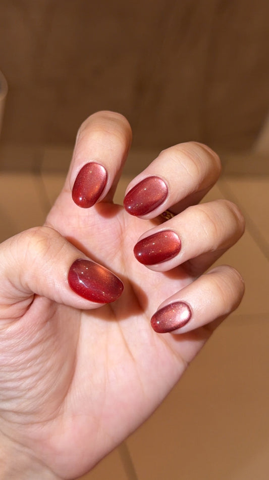 N427 Scarlet Cateye Nails